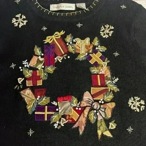 Vintage Embroidered Christmas Sweater - Picture 2 of 6